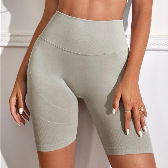 𝅺SHEIN Biker Shorts - Picture 5 of 9